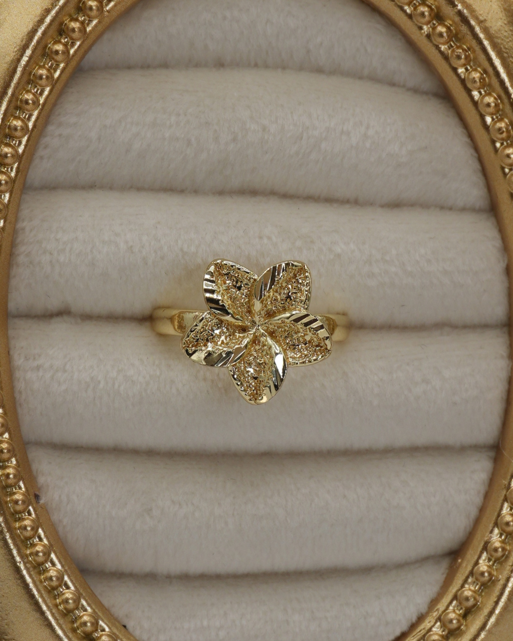Plumera Ring